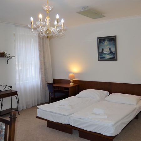 Hotel Petr Karlovy Vary Extérieur photo