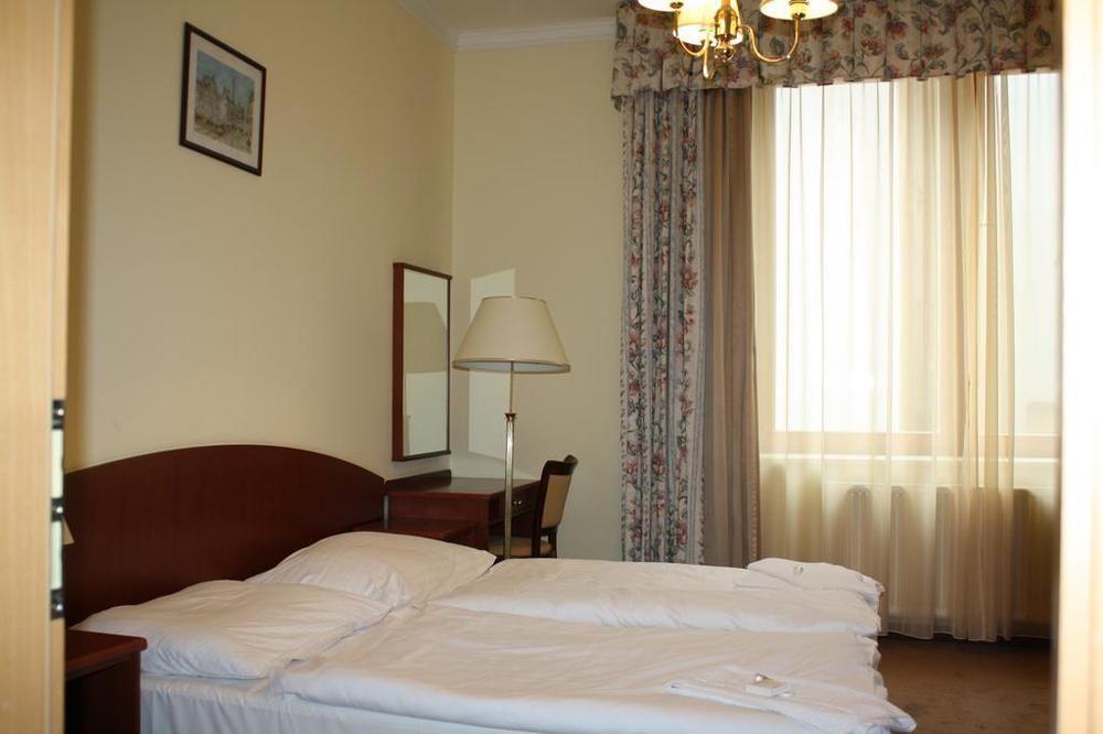Hotel Petr Karlovy Vary Extérieur photo