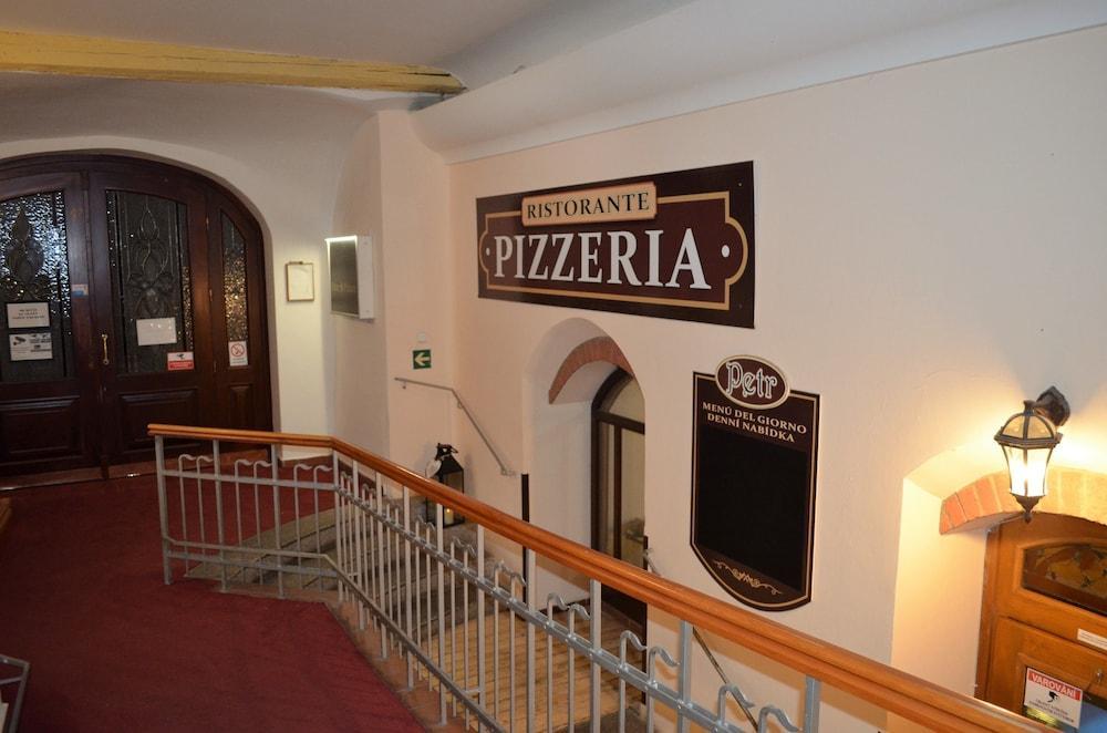 Hotel Petr Karlovy Vary Extérieur photo
