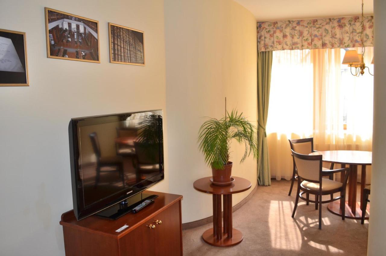 Hotel Petr Karlovy Vary Extérieur photo