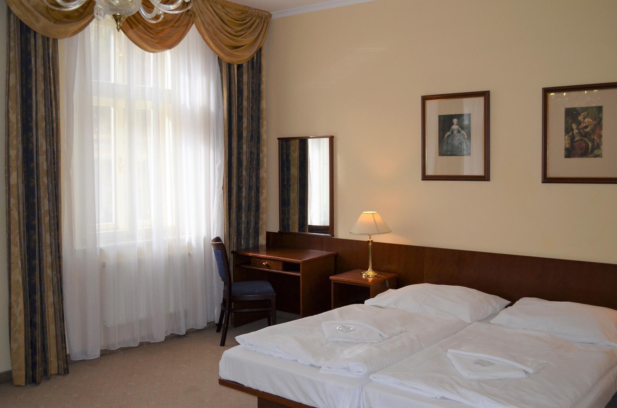 Hotel Petr Karlovy Vary Extérieur photo