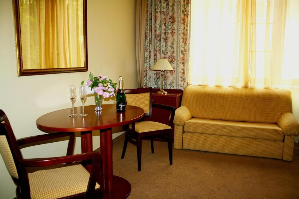Hotel Petr Karlovy Vary Extérieur photo