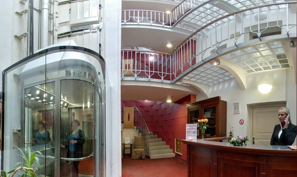 Hotel Petr Karlovy Vary Extérieur photo