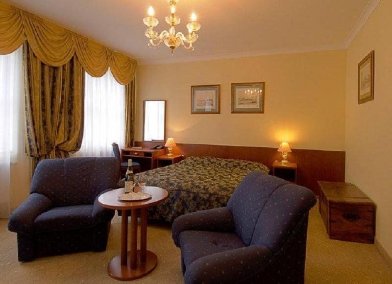 Hotel Petr Karlovy Vary Extérieur photo