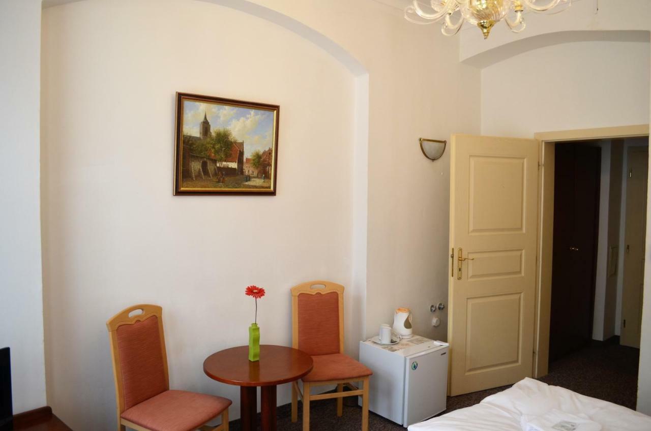 Hotel Petr Karlovy Vary Extérieur photo