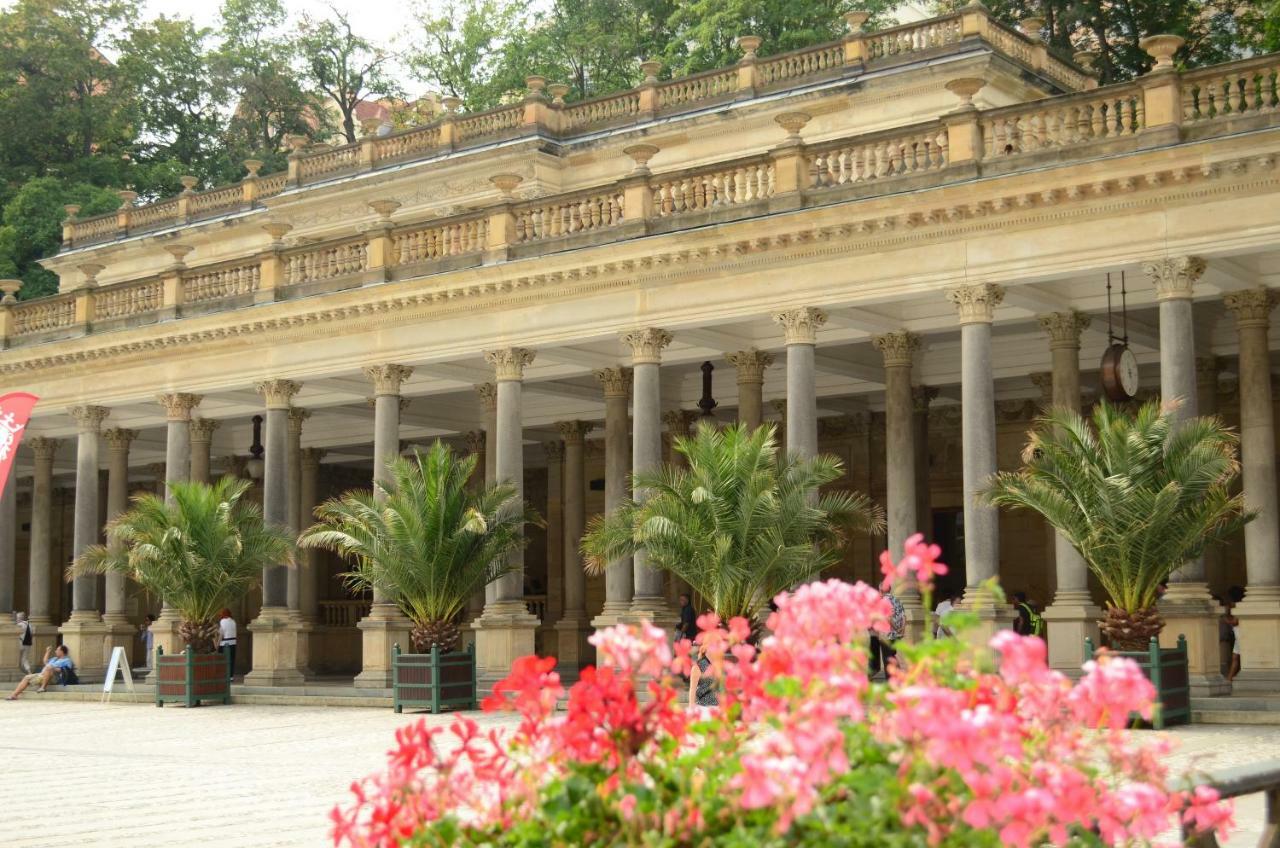 Hotel Petr Karlovy Vary Extérieur photo