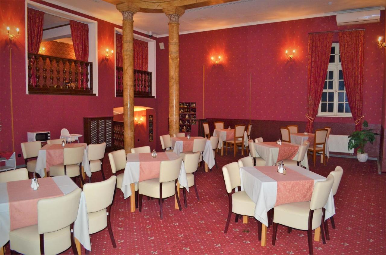 Hotel Petr Karlovy Vary Extérieur photo